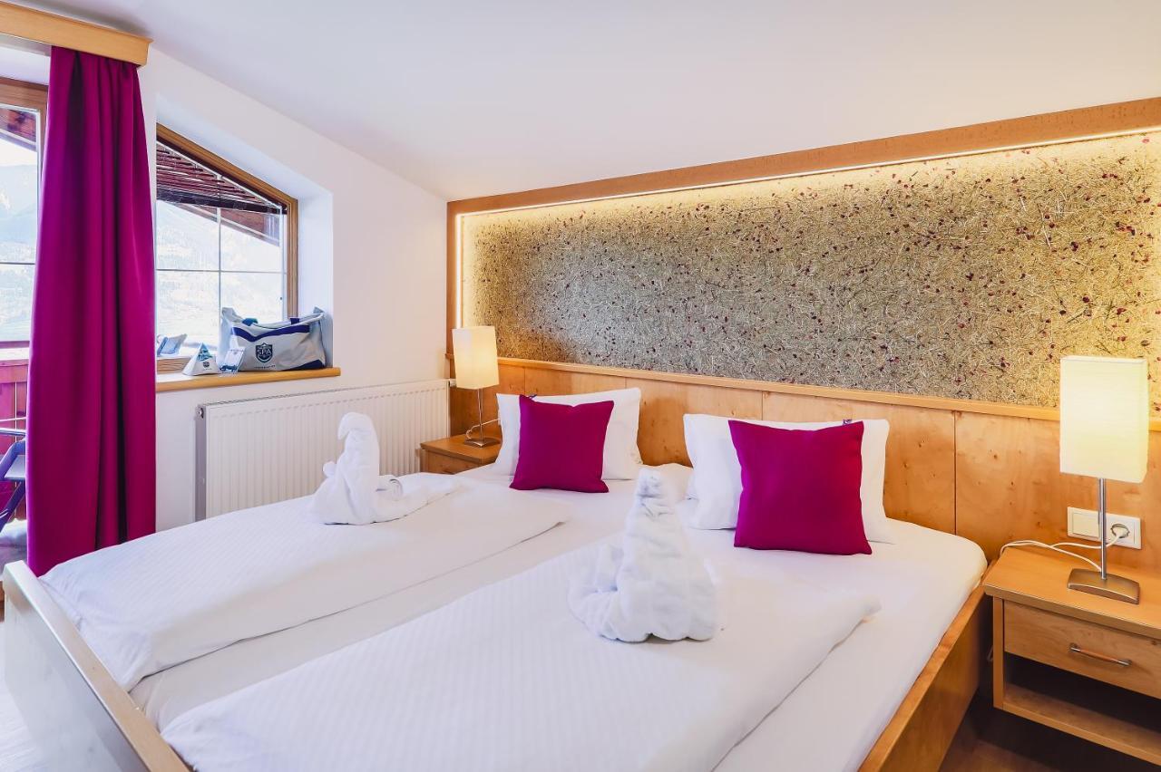 Panorama Hotel Guggenbichl - Inkl Sommerkarte, Einmaliger Eintritt Ins Tauern Spa & Bester Ausblick Ueber كابرون المظهر الخارجي الصورة
