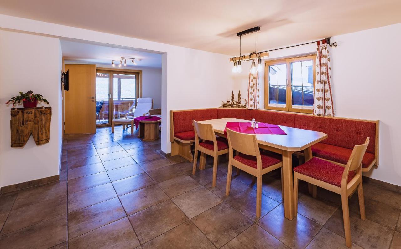 Panorama Hotel Guggenbichl - Inkl Sommerkarte, Einmaliger Eintritt Ins Tauern Spa & Bester Ausblick Ueber كابرون المظهر الخارجي الصورة
